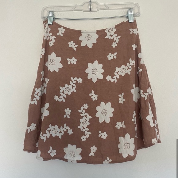 For love and lemons brown floral skirt New with not tag size Large. - Picture 3 of 6